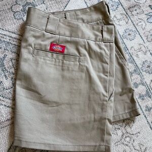 Dickies mini